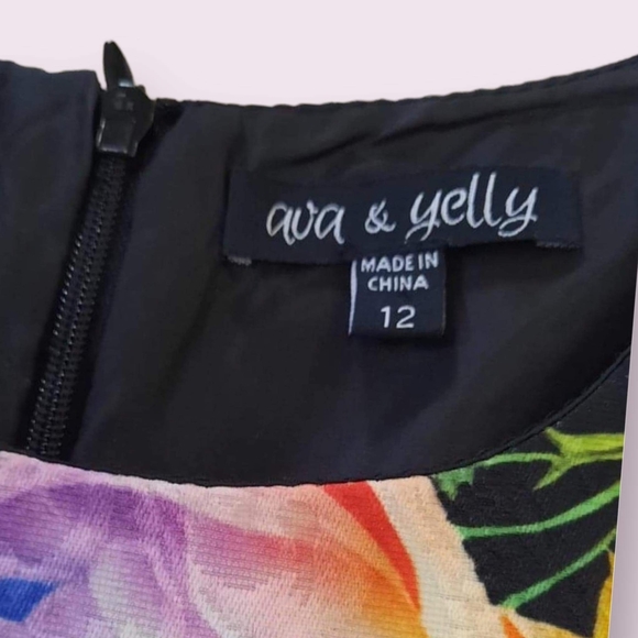 Ava & Yelly dress. Color black.size 12 - Picture 4 of 5